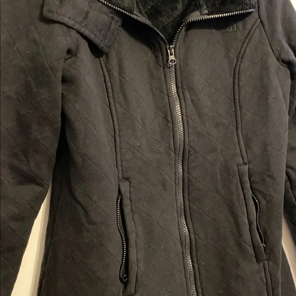 The North Face Women's Black Puffer Jacket, soft inside, good condition - Picture 2 of 9